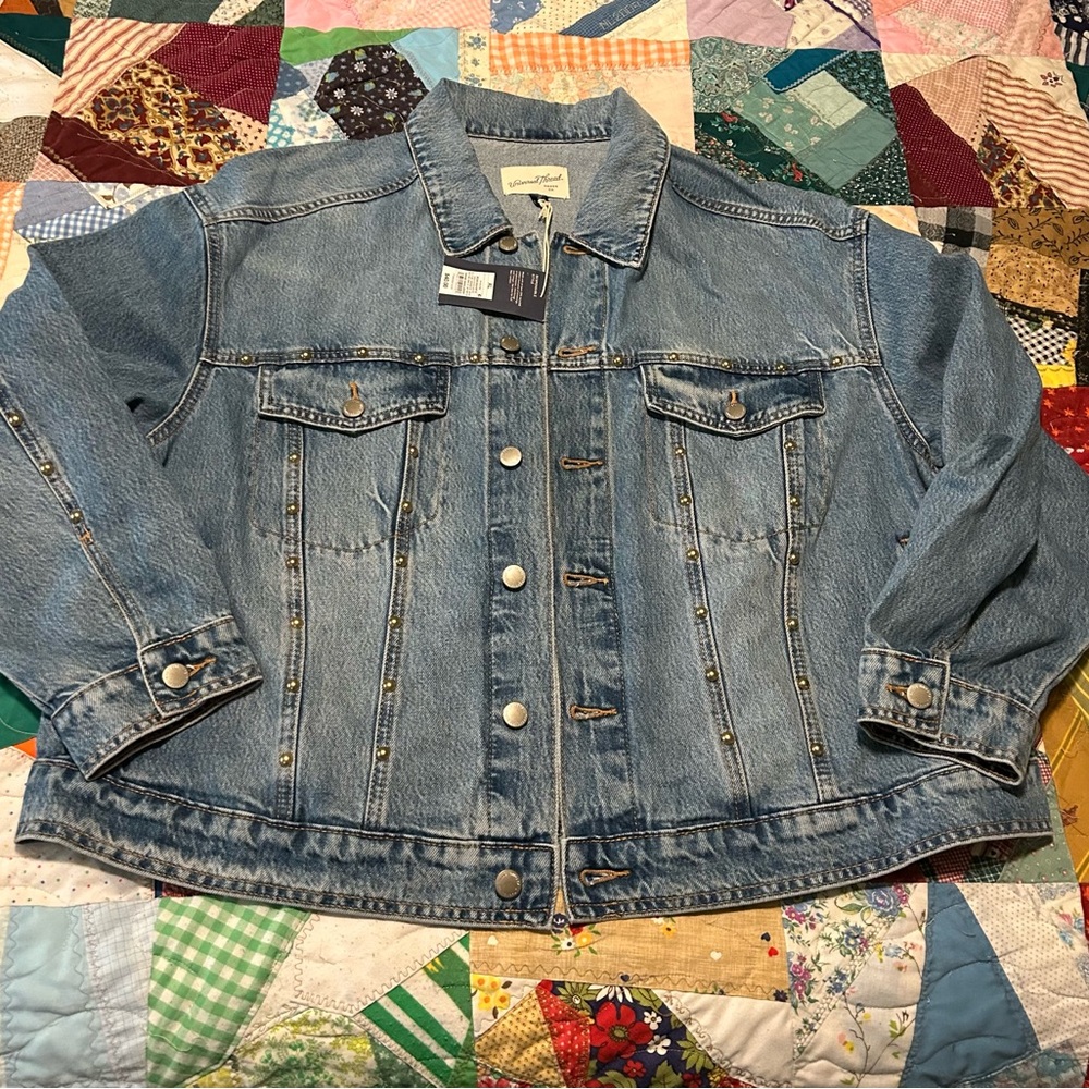 Women’s XL Trucker Style Studded Denim Jacket.